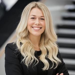 Meet your Posher, Iris